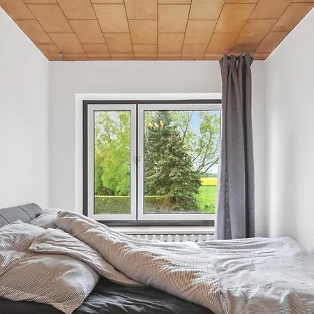 3 Bedroom Lovely In Semesterbostad *